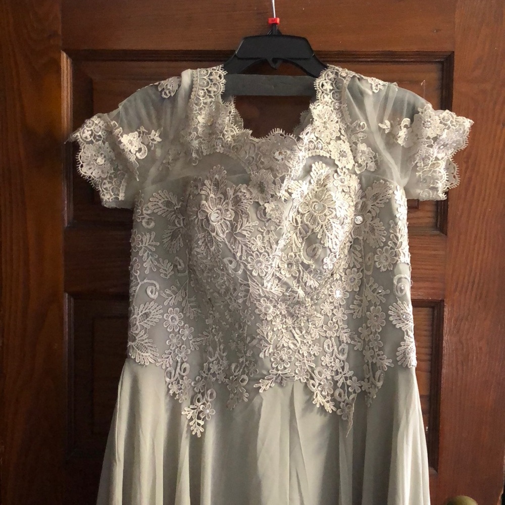 Dress (bridal party)